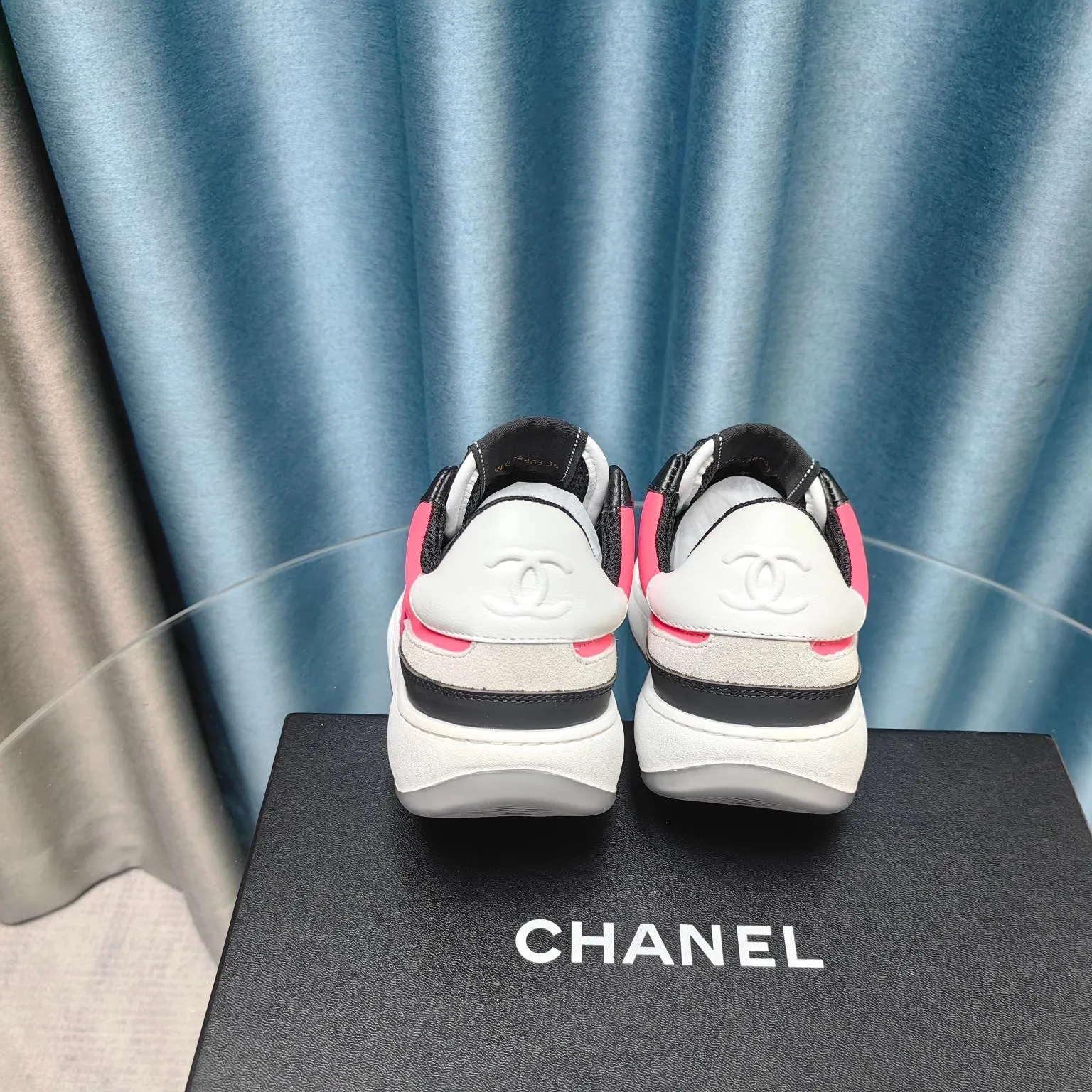 👟👟Ex-factory price 540👟👟 Men's size +10 Chanel Chanel - 2023 counter top casual sports shoes This classic design; the upper is electro-embroidered with a variety of techniques; the outsole is fashionable and sporty; it is unusual to incorporate a variety of color matching elements... The diversified mix and match is very beautiful and versatile, casual, fashionable, sports and outdoor can be taken into account. The counter boutique package is full set for women 35-40 and men 39-45 (Customized size 44.45)